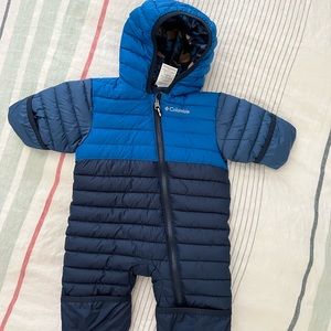 Columbia infant powder lite reversible bunting.